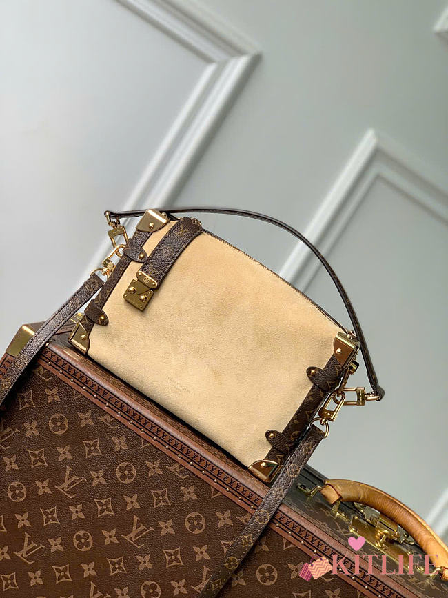 Kitlife Louis Vuitton Side Trunk MM Bag Beige Suede M2A041 23.5x16x8.5cm - 1