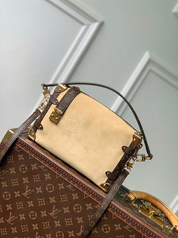 Kitlife Louis Vuitton Side Trunk MM Bag Beige Suede M2A041 23.5x16x8.5cm