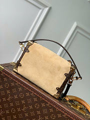 Kitlife Louis Vuitton Side Trunk MM Bag Beige Suede M2A041 23.5x16x8.5cm - 3