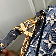Kitlife Louis Vuitton Pochette Liv Bag Monogram Emblème Bleu M29895 13.5x6.5x24.5cm - 4