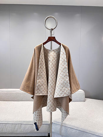 Kitlife Louis Vuitton Monogram Infinity Reversible Cape Beige & Cream 150x135cm