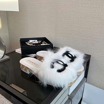 Kitlife Chanel 26A Fur Slides White