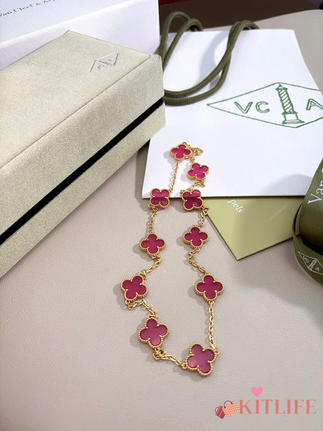 Kitlife Van Cleef & Arpels Unveils The Iconic Alhambra In Pink Enamel - 1