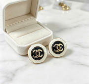 Kitlife Chanel Vintage Double-C Stud Earrings Black / White - 6