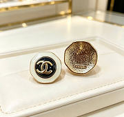 Kitlife Chanel Vintage Double-C Stud Earrings Black / White - 2