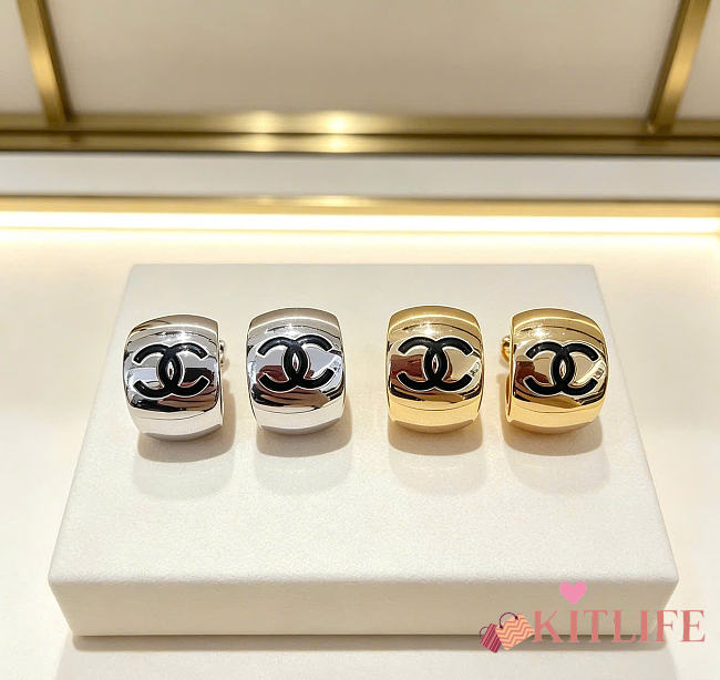 Kitlife Chanel Vintage Double-C Stud Earrings Silver / Gold - 1