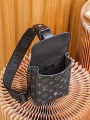 Kitlife Louis Vuitton Saumur Slingbag - M45912 - 13 x 18 x 3.5 cm - 3