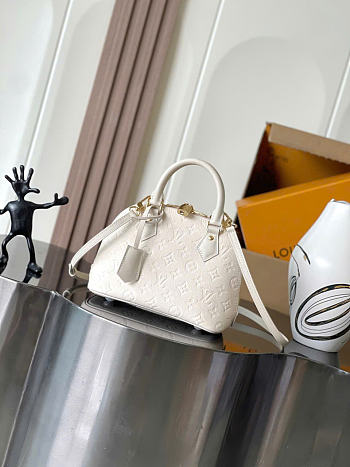Kitlife Louis Vuitton Alma BB Bag White Monogram Empreinte M2A086 23.5x17.5x11.5cm  