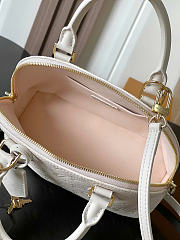 Kitlife Louis Vuitton Alma BB Bag White Monogram Empreinte M2A086 23.5x17.5x11.5cm   - 3