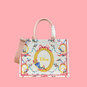 Kitlife Dior Qixi Medium Book Tote with Strap Multicolor Dior Colibri Embroidery and Dior Médaillon 36x27.5x16.5cm - 1