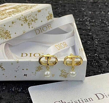 Kitlife Dior Petit CD Earrings Gold-Finish Metal and White Resin Pearls 