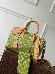 Kitlife Louis Vuitton Speedy P9 Bandoulière 25 Reversible Bag Green & White M2A408 32x22.5x18cm  - 1