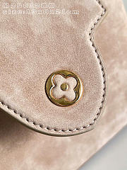 Kitlife Louis Vuitton Capucines Mini Bag Beige Calfskin Suede Leather M29612 21x13.6x8cm - 5
