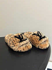 Kitlife Louis Vuitton Shearling Platform Slippers Brown & Black  - 1