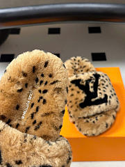 Kitlife Louis Vuitton Shearling Platform Slippers Brown & Black  - 2