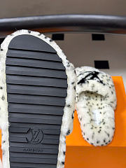 Kitlife Louis Vuitton Shearling Platform Slippers White & Black - 6