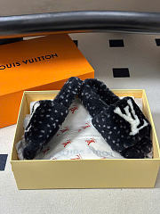 Kitlife Louis Vuitton Shearling Platform Slippers Black & White - 2