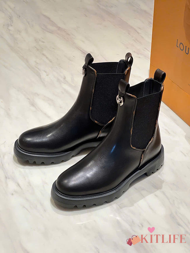 Kitlife Louis Vuitton District Chelsea Ankle Boot Black 1AIBV1 - 1