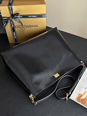 Kitlife Dolce & Gabbana Large Vittoria Calfskin Shoulder Bag Black 6425 40x15x30cm - 6