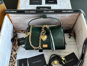 Kitlife Dolce & Gabbana Mini Vittoria Handbag Green With Charms 12x19.5x8.5cm