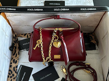 Kitlife Dolce & Gabbana Mini Vittoria Handbag Burgundy With Charms 12x19.5x8.5cm 