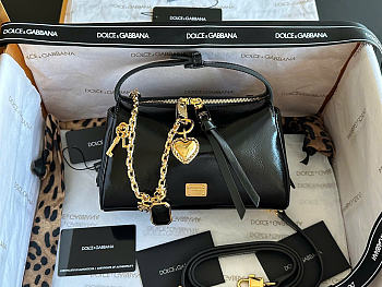 Kitlife Dolce & Gabbana Mini Vittoria Handbag Black With Charms 12x19.5x8.5cm