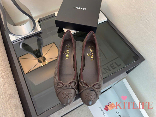 Kitlife Chanel Dark Brown Quilted Leather CC Logo Classic Cap Toe Ballet Flat Shoes  - 1