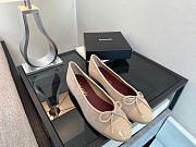 Kitlife Chanel Quilted Leather CC Logo Classic Cap Toe Ballet Flat Shoes Beige Suede & Patent Leather  - 2