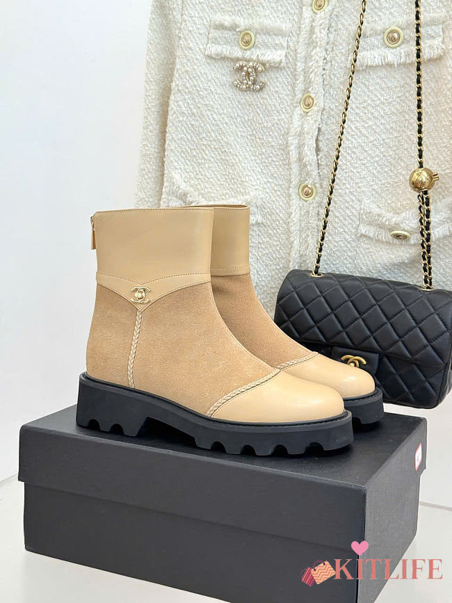 Kitlife Chanel Classic Double-C Rear-Zip Ankle Boots Beige Suede - 1