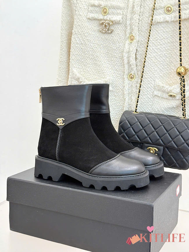 Kitlife Chanel Classic Double-C Rear-Zip Ankle Boots Black Suede - 1