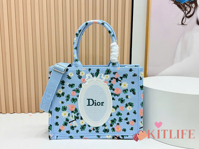 Kitlife Dior Medium Book Tote with Strap Multicolor Dior Water Lily Embroidery and Dior Médaillon 36x27.5x16.5cm - 1