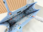 Kitlife Dior Medium Book Tote with Strap Multicolor Dior Water Lily Embroidery and Dior Médaillon 36x27.5x16.5cm - 4