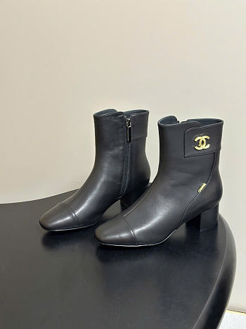 Kitlife Chanel 26B Double-C Metal Logo Ankle Boots Black